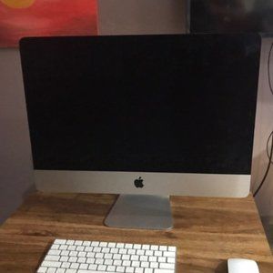iMac Computer Desktop and Mouse/Charger